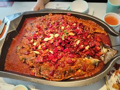 -江边城外烤全鱼(世茂广场店)