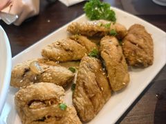 -Chom Cafe and Restaurant