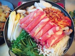 部队锅-MI WU FACTORY米屋美食工厂餐厅(绿地店)