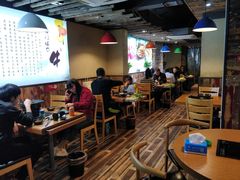 大堂-陆记牛庄·碳锅龙虾烧烤(爱上花园店)