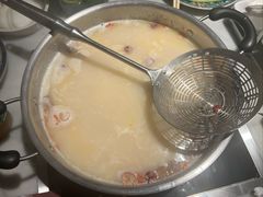 -尚尚仙·酸汤猪手·猪肚鸡火锅(华联万柳购物中心店)