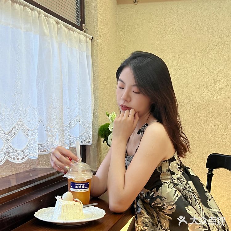 真的可以一个人吃掉4寸蛋糕