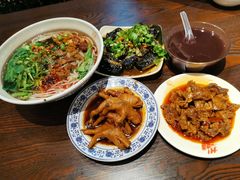 -爆炸头阿姨小四川正宗川味小吃(无任何分店)
