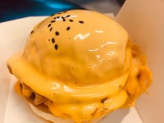 芝士熔岩牛肉汉堡-前进5路汉堡炸鸡(前进五路店)
