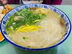 过桥米线-白玉兰小吃(新村路店)