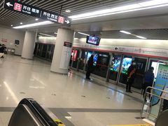 -新百广场(地铁站)