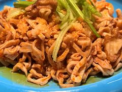-老牌坊云南鱼豆花火锅(哈西万达店)