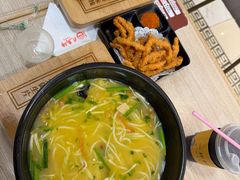 -花馬肆.云南过桥米线(汉神购物广场现场熬汤店)