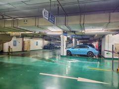 -上海威斯汀大饭店-地下停车场