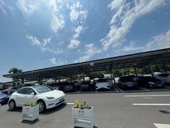 -平望服务区·停车场