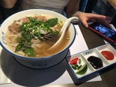 -美奈小馆·越南料理(中航城君尚购物中心店)
