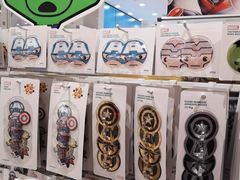 -名创优品(北京新中关购物中心地铁层店)