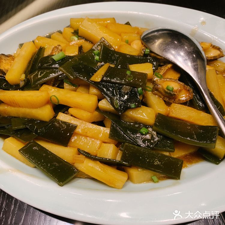 味道都不错，菜品种类很多，就是量有点小