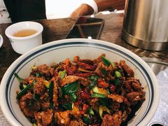 小炒黄牛肉-二厨·吊桥小院·脆皮烧鸡公·本地农家菜(沿江西路店)