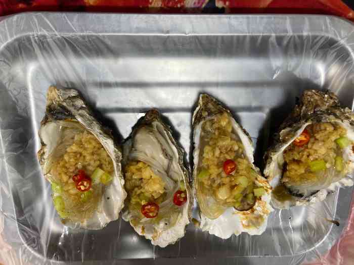 小武哥生蚝扇贝王(帝王宫店)-"dp上找的店,顺着导航一路摸过去.