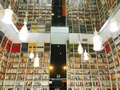 -钟书阁(松江泰晤士小镇店)