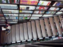 -钟书阁(松江泰晤士小镇店)