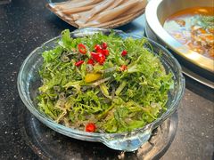 鱼皮拌苦菊-顶顶汤火牛排火锅·经典铜锅涮肉