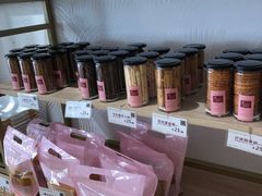 -顶东面包花园·生日蛋糕(世博店)