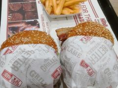 -The Habit Burger Grill 哈比特汉堡(爱琴海店)