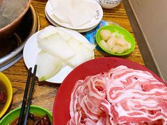 -洞庭洲·防空洞火锅·铜锅涮肉·烧烤(新百广场店)