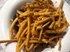 皮蛋拌散子-美膳居川菜馆油焖大虾烧烤(卓刀泉店)