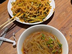 -万记麻辣烫国展总店