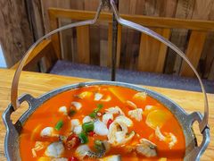 -老滇山寨•云南特色菜•地方菜•民族风情歌舞表演(金碧店)