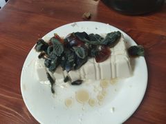 皮蛋豆腐-宝瑞门钉肉饼店