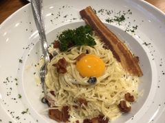 -Chom Cafe and Restaurant