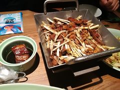 韭芽蘑菇爆猪肝-弄堂里·寻味杭州(湖滨银泰in77C区店)