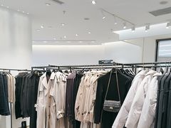 -URBAN REVIVO(上海中庚漫游城店)