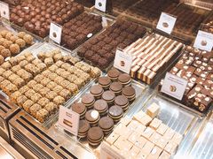 -VENCHI 闻绮(北京国贸商城店)