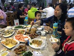 -四川小胡子海鲜(丁村万人海鲜广场店)