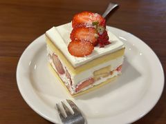 草莓小方-black rainbow coffee