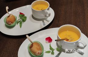 Swan Pastry with Mango Pomelo Dessert