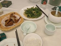 -五谷芳乳鸽王(海景店)