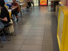 -麦当劳(假日广场店)