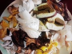 -菌之家·专业纯野生菌火锅·特色炒菌