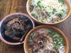 -正宗李家土鸡米线店