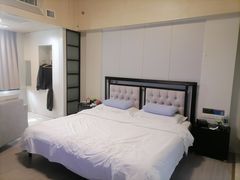 -喜鹊愉家酒店(郑州曼哈顿博览中心地铁站店)