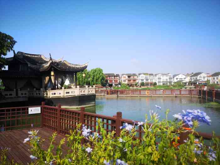 南湖秋月园-"晚上从门口路过,差点错过南湖秋月园,因为.