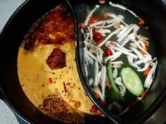 鸳鸯锅-钢管厂五区小郡肝串串香(南山店)