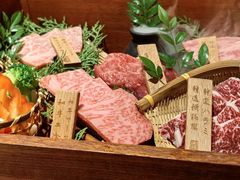 -山川小町·极番烧肉(新地假日广场店)