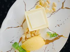 紫罗兰白巧克力-西安皇冠假日酒店·B&G51餐厅