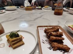 -荷塘秋月·本帮江浙菜(国权路店)