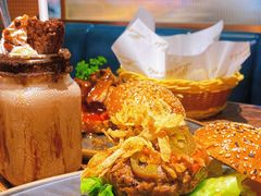 -Let'sBURGERplus·非常创意汉堡(三里屯店)