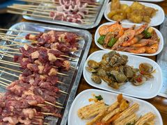 -哈尔滨小酒馆·鲜肉现穿自助烧烤(康新花园店)