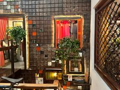 -Cuc Gach Quan Restaurant