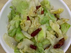 包菜丝炒油渣-红色湘菜馆(春风店)